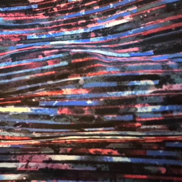 Lululemon Break Free Tank Nulux
Hinshu Alpine White Multi Black - Picture 9 of 10